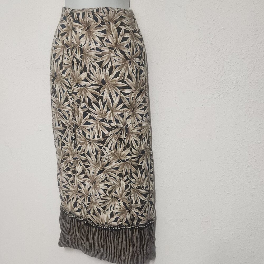 Melissa Lawrence ***stylish long wrap around skirt Black/Gold leaf, 26"waist